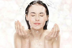 美白肌膚 純牛奶敷臉的好處和操作方法介紹