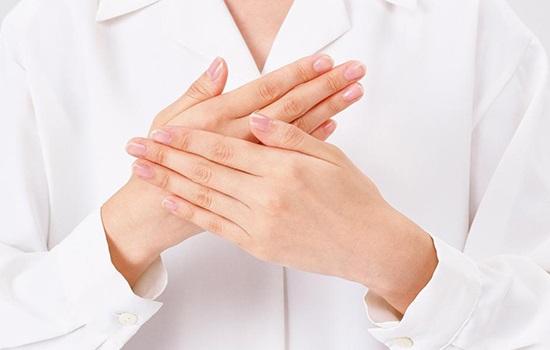 冬天手脫皮是怎么回事 這些方法可以幫助你