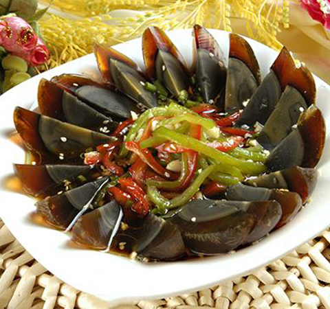 高血壓病人少吃 松花蛋的營(yíng)養(yǎng)和吃法介紹