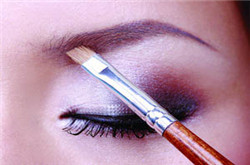 不一樣的修眉的方法步驟