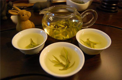 天氣干燥多變 秋天喝什么茶能保健身體