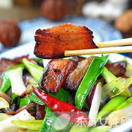蒜苗炒臘肉的家常做法 簡(jiǎn)單易學(xué)益處多