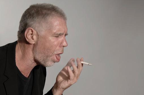 肺癌的晚期癥狀 一般表現(xiàn)在四個(gè)方面