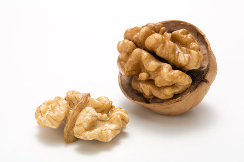 核桃仁的營養(yǎng)價值 對腫瘤有改善癥狀的作用