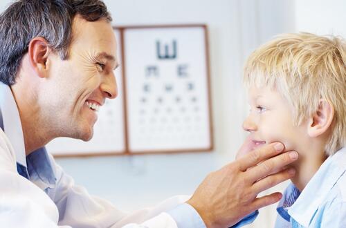 青少年如何預(yù)防近視    五大習(xí)慣要養(yǎng)成