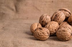 核桃皮的功效與作用 揭秘核桃皮的藥用價值