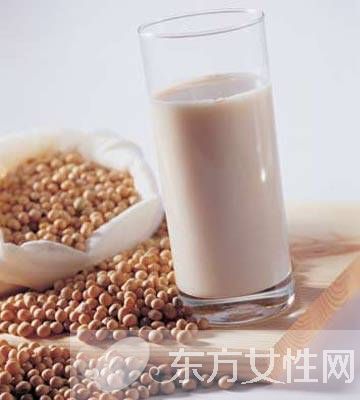 豆?jié){不能與什么一起吃 豆?jié){什么時(shí)間喝最好