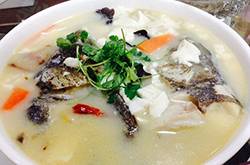 魚頭豆腐湯的家常做法 不止美味還很營(yíng)養(yǎng)