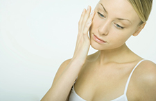 閉經(jīng)怎么治療 明確病因?qū)ΠY下藥