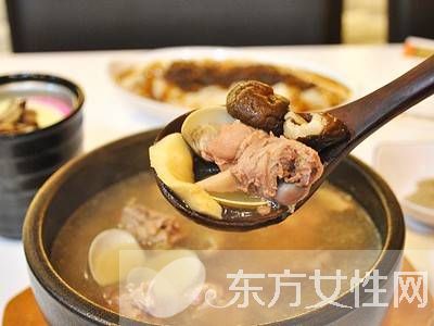 燉雞湯怎么做有營養(yǎng) 這些人不能喝雞湯