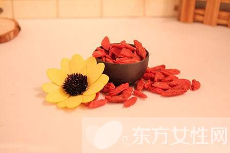 枸杞子泡茶有什么好處 分析枸杞子的功效與禁忌