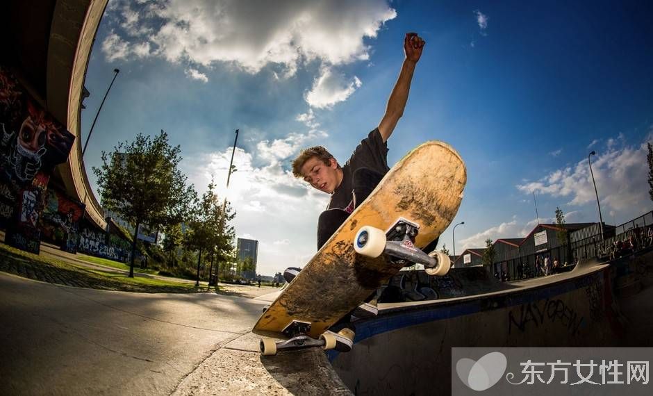 肋骨骨裂的癥狀有哪些 肋骨骨裂如何檢查