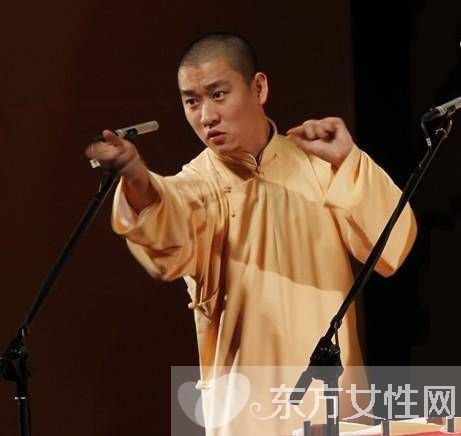 曹云金新戀情曝光 牽手嫩模舉止親密