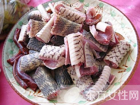 蛇肉的營(yíng)養(yǎng)價(jià)值有哪些 水蛇兩燉淡菜的做法大公開(kāi)