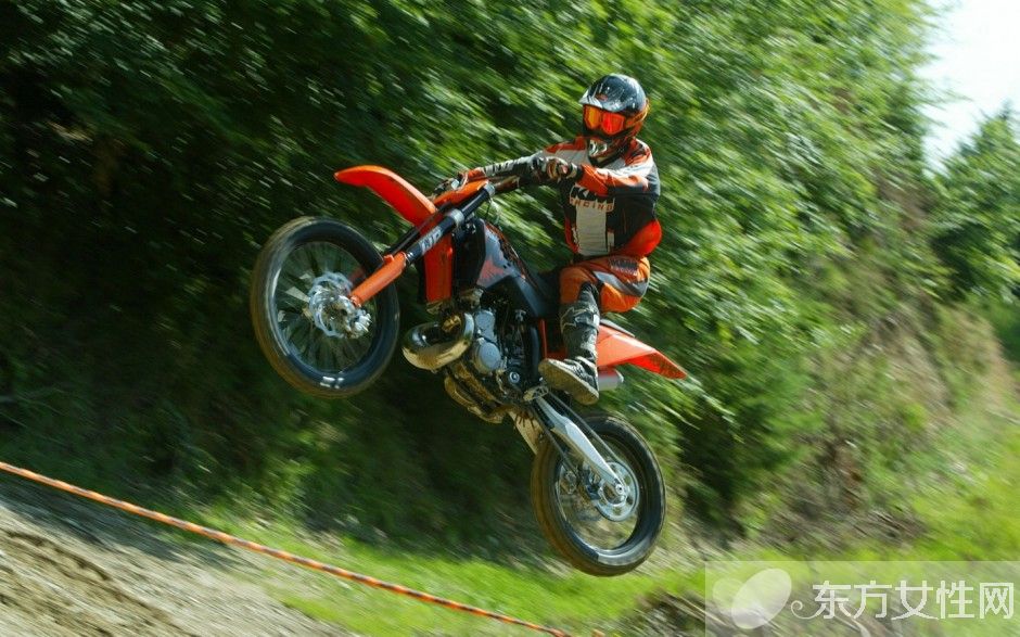 肋骨骨裂的癥狀有哪些 肋骨骨裂如何檢查