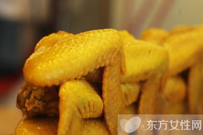 鹽焗雞怎么做的 鹽焗雞的由來(lái)