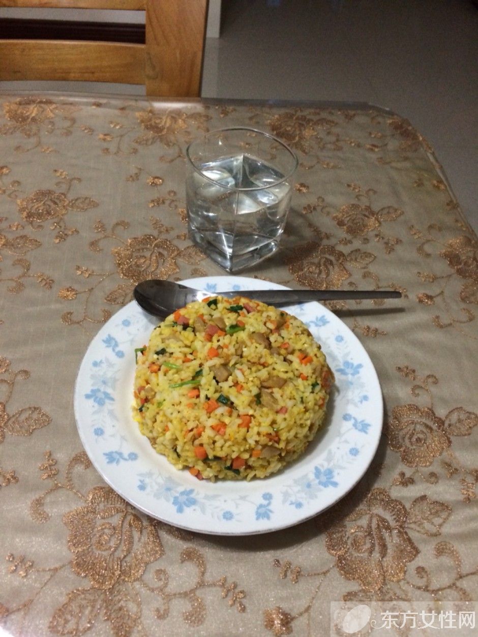 蛋炒飯?jiān)趺醋龊贸?蛋炒飯簡單做法