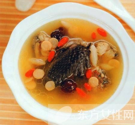 烏雞湯該怎么做 烏雞湯的功效與作用