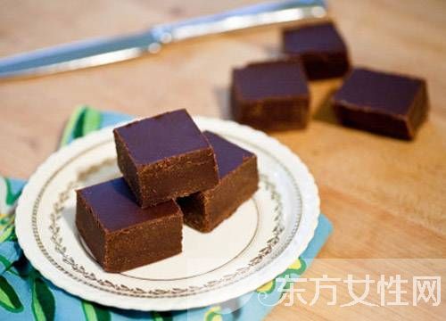 黑巧克力的作用有哪些 哪些人不能吃巧克力