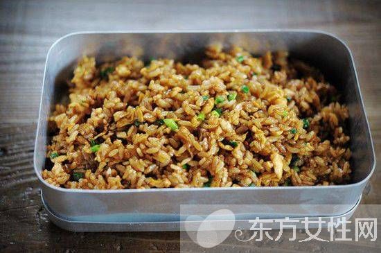醬油炒飯?jiān)趺醋龊贸?醬油炒飯做法和步驟