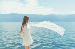 白衣服發(fā)黃怎么洗白  白色衣服如何防止變黃