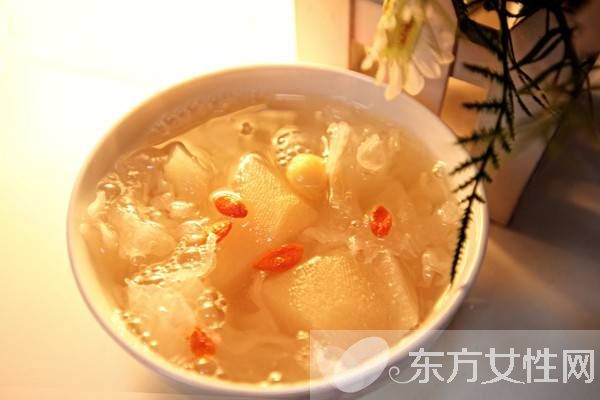 雪梨銀耳湯做法 銀耳雪梨湯的營養(yǎng)價值