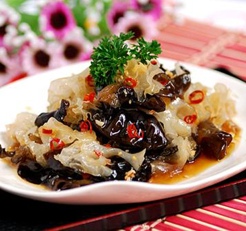 揭木耳的功效與作用 黑白木耳搭配有妙用