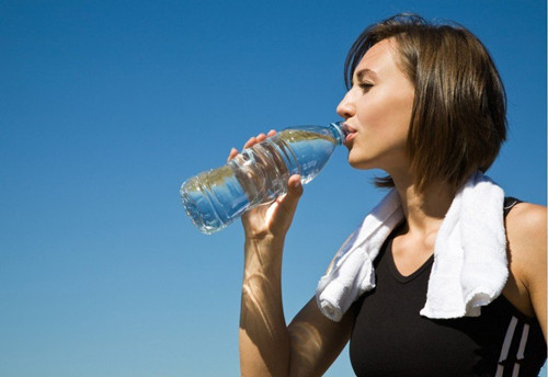早晨喝水的好處 早餐喝水的好處有哪些