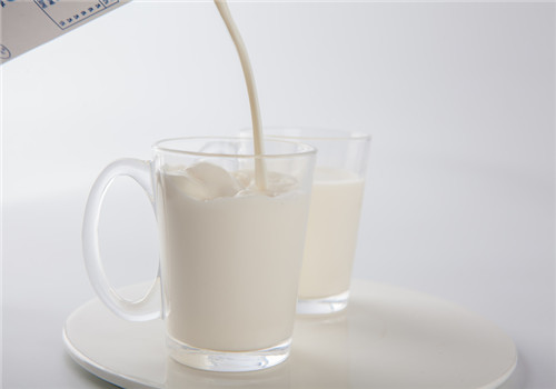 牛奶應該什么時候喝才能增加吸收