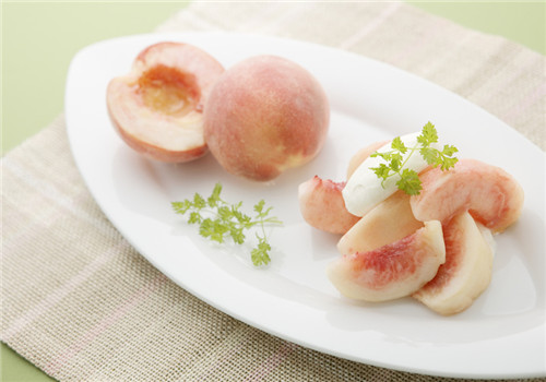 桃子的營(yíng)養(yǎng)價(jià)值有哪些 怎么吃最健康