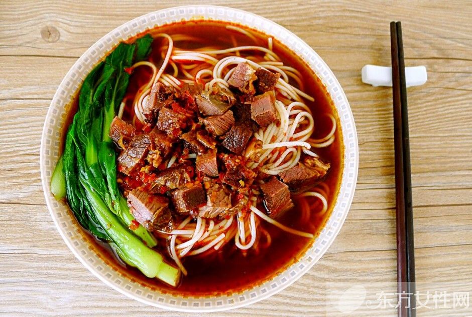 常吃米線的危害大揭秘 黑心米線 增加致癌風(fēng)險