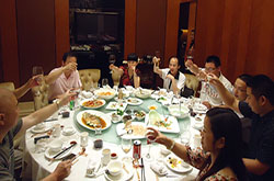 桌上禮儀桌下 潛規(guī)則 酒桌禮儀你知多少