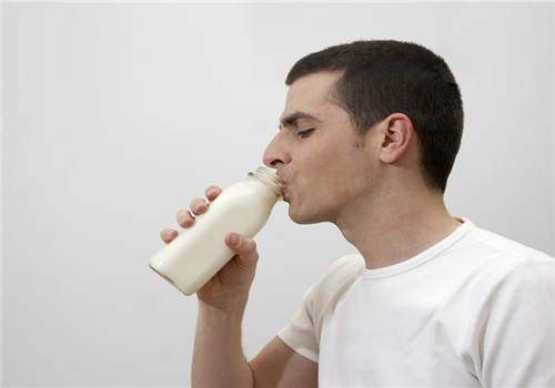 牛奶應該什么時候喝才能增加吸收