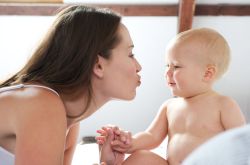 母乳性黃疸癥狀有哪些  揭新生兒黃疸的預(yù)防與護理