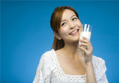 牛奶應該什么時候喝才能增加吸收