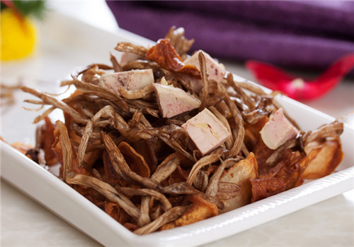 揭茶樹菇的營養(yǎng)價值 健脾止瀉抗癌防癌