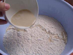 泡打粉的作用與功效 泡打粉和發(fā)酵粉的區(qū)別