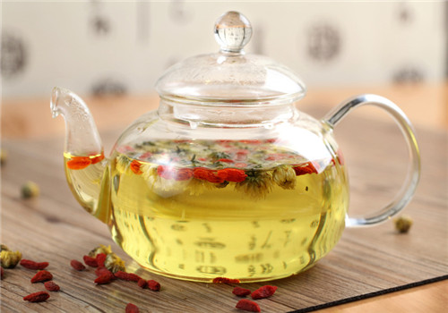 枸杞子泡水喝的禁忌有哪些 有什么功效