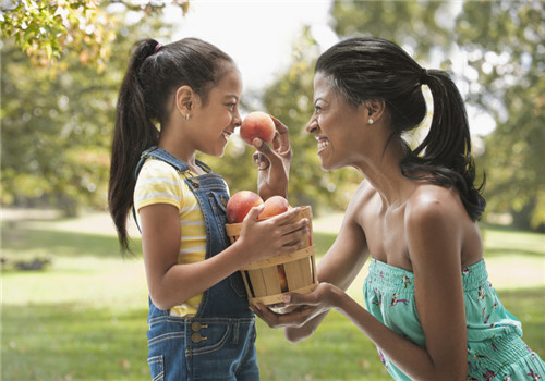 桃子的營(yíng)養(yǎng)價(jià)值有哪些 怎么吃最健康