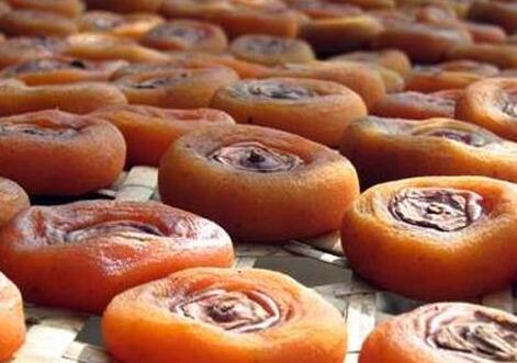 柿子餅的營養(yǎng)價(jià)值有哪些呢 柿子餅的制作步驟