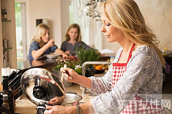 這四個(gè)炒菜習(xí)慣最易致癌 還不趕緊改