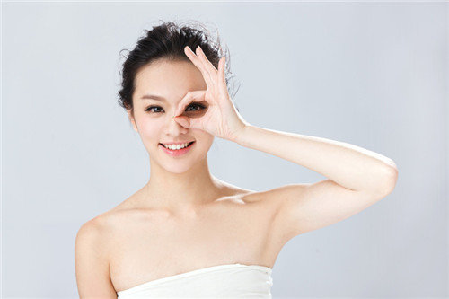 如何減少眼部細紋 選擇合適的眼霜很重要