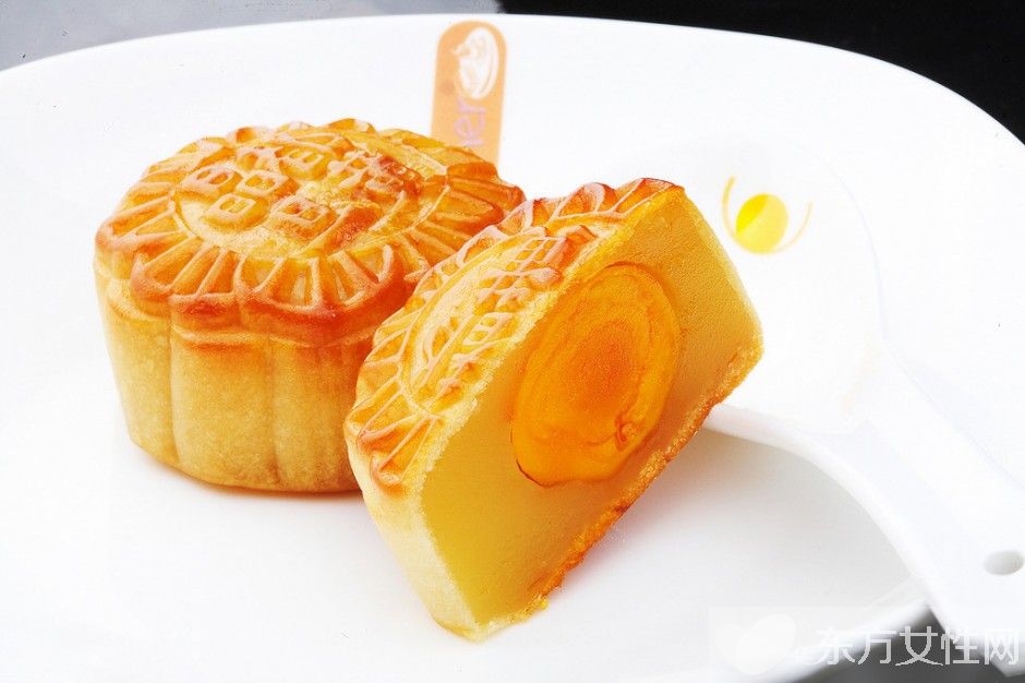 中秋節(jié)的來歷和習(xí)俗 中秋節(jié)為什么要吃月餅?zāi)?  p=