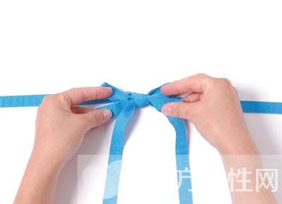 雙蝴蝶結(jié)的系法圖解 原來做雙蝴蝶結(jié)一點都不難