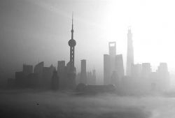 霧霾行車注意事項與安全原則 別讓天氣影響駕駛