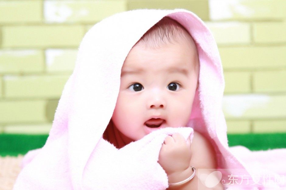 嬰兒油的功效與作用 如何用嬰兒油去除黑頭