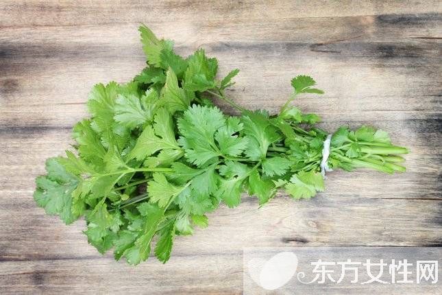 香菜的功效與作用及禁忌 這些人群最好少吃香菜
