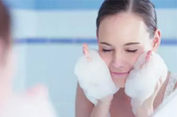 專家告訴你洗臉用冷水還是熱水好