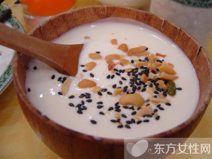 喝酸奶的最佳時間段 女人喝酸奶勝過喝牛奶哦