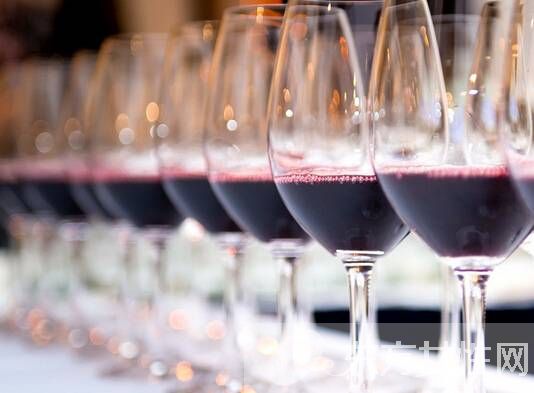 品鑒紅酒時最容易犯的8個錯誤